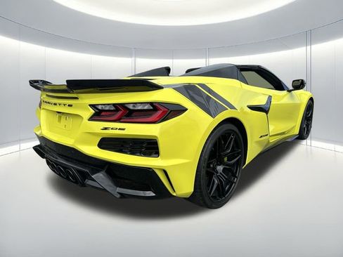 Used 2024 Chevrolet Corvette Z06 RWD image 5