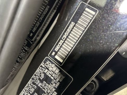 Used 2017 Kia Niro LX image 34