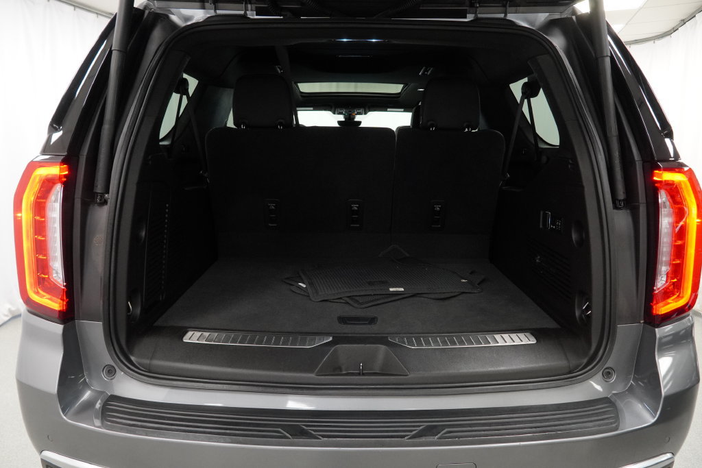 Used 2021 GMC Yukon XL Denali w/ Denali Premium Package AWD/4WD image 30