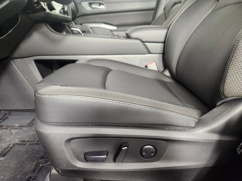 New 2026 Nissan Pathfinder SL image 11