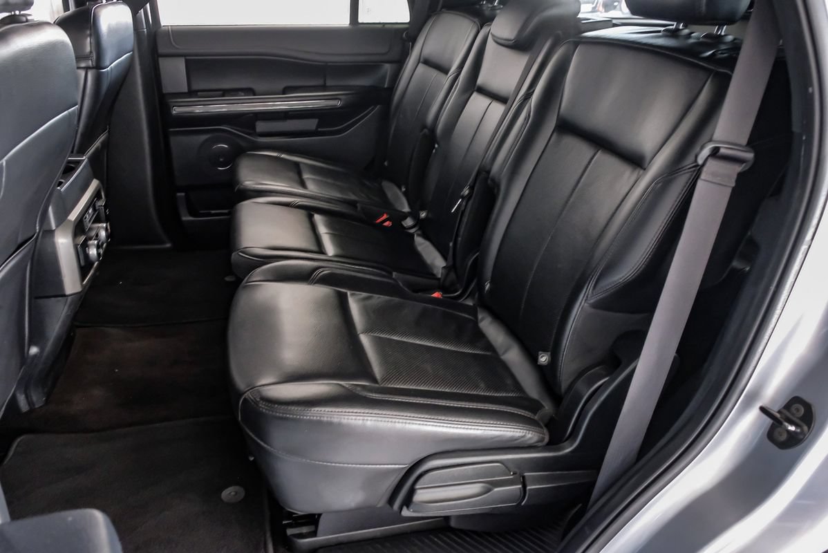 Used 2020 Ford Expedition XLT w/ Equipment Group 202A AWD/4WD image 39