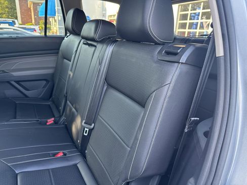 Used 2023 Volkswagen Atlas SE AWD/4WD image 35