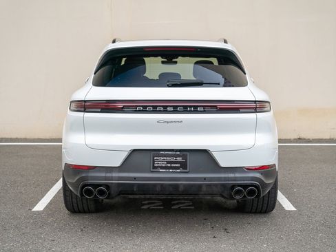 Used 2025 Porsche Cayenne image 7