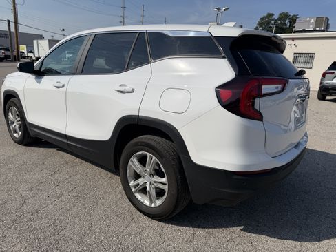 Used 2023 GMC Terrain SLE FWD image 5