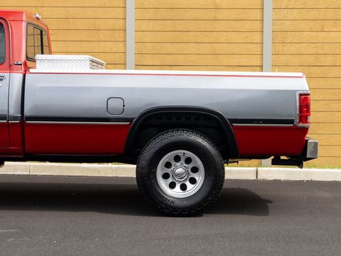 Used 1991 Dodge D/W Truck 250 image 10