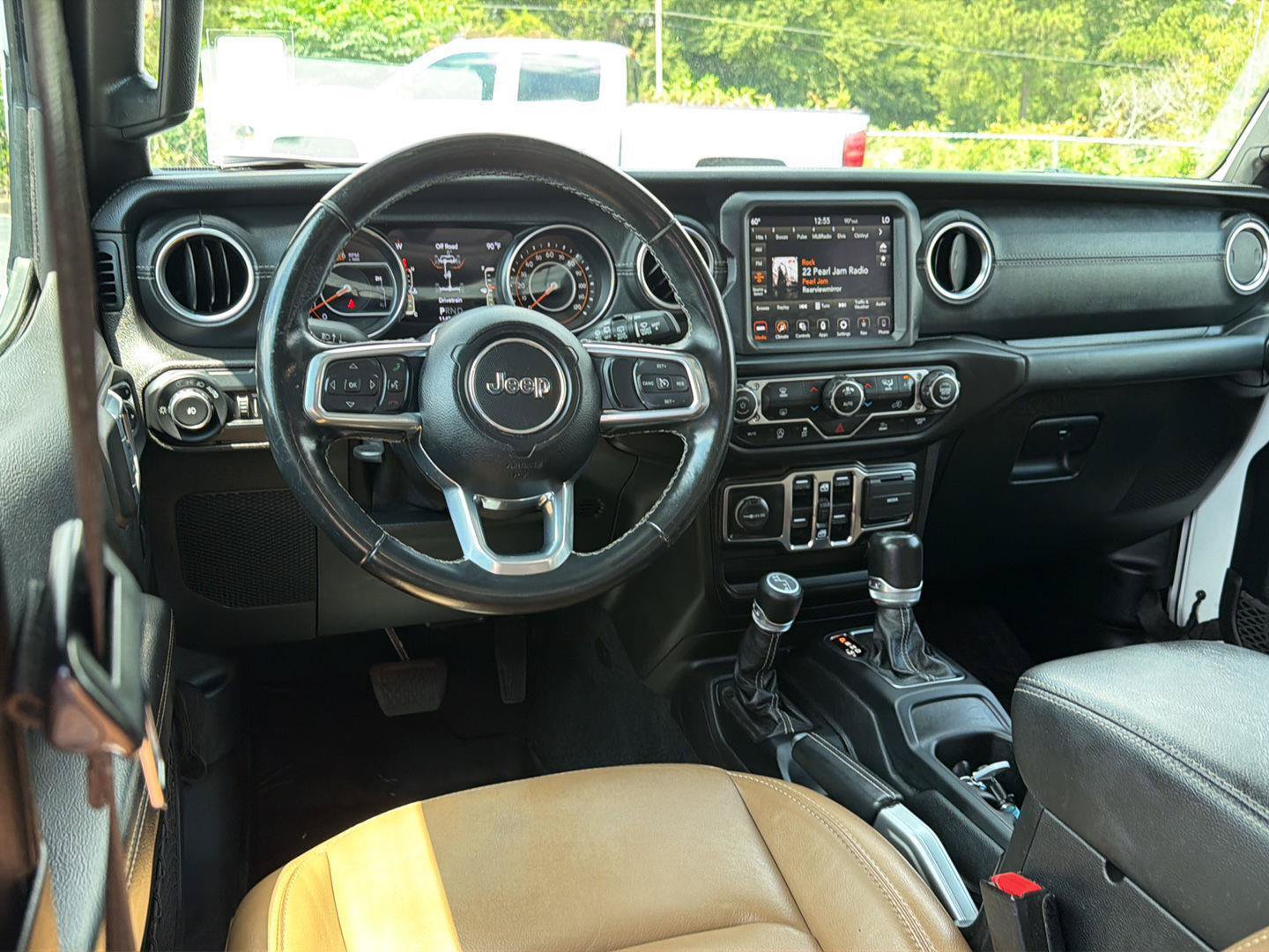 Used 2021 Jeep Wrangler Unlimited Sahara w/ Dual Top Group AWD/4WD image 18
