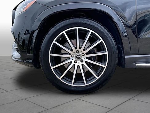 Used 2022 Mercedes-Benz GLS 450 4MATIC image 10