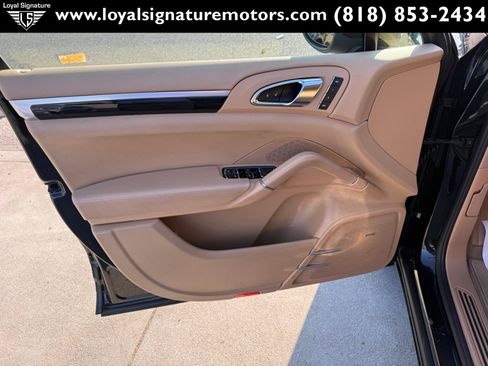 Used 2012 Porsche Cayenne AWD/4WD image 20
