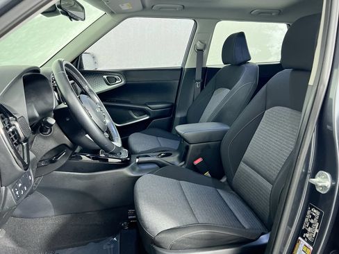 Used 2022 Kia Soul EX FWD image 12