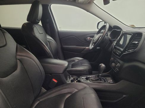 Used 2019 Jeep Cherokee Limited w/ Technology Group FWD image 21