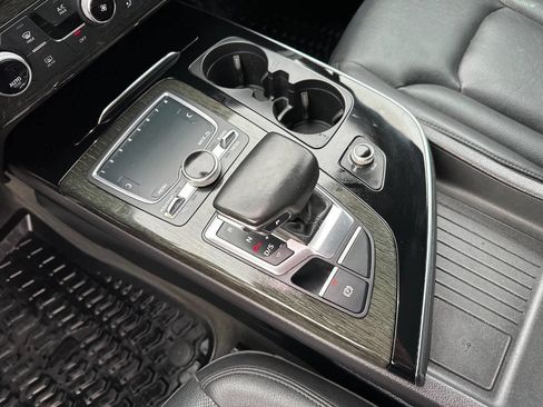 Used 2018 Audi Q7 3.0T Premium Plus w/ Premium Plus Package image 36