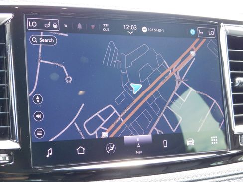 Used 2024 Chrysler Pacifica Limited FWD image 22