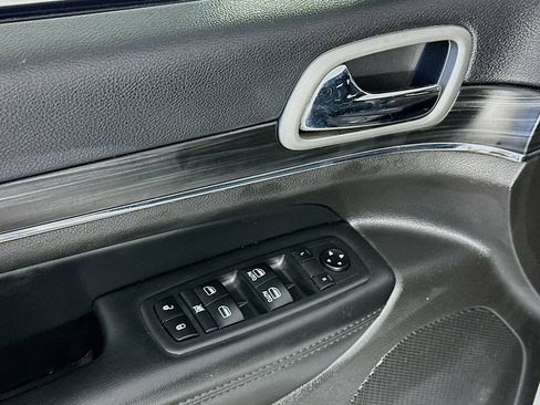 Used 2019 Jeep Grand Cherokee Limited RWD image 24