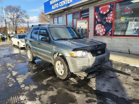 Used 2005 Ford Escape XLT image 3