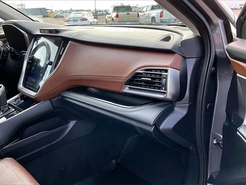 Used 2022 Subaru Outback Touring w/ Popular Package #2 image 13