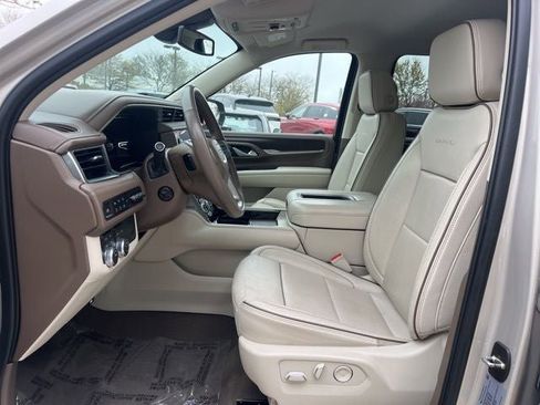Used 2022 GMC Yukon XL Denali AWD/4WD image 25