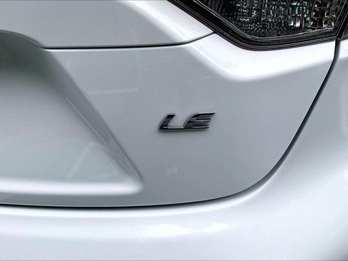 Used 2024 Toyota Corolla LE FWD image 8