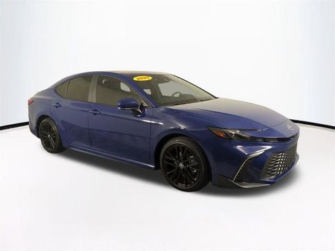 Used 2025 Toyota Camry SE w/ Multimedia Upgrade Package FWD image 2