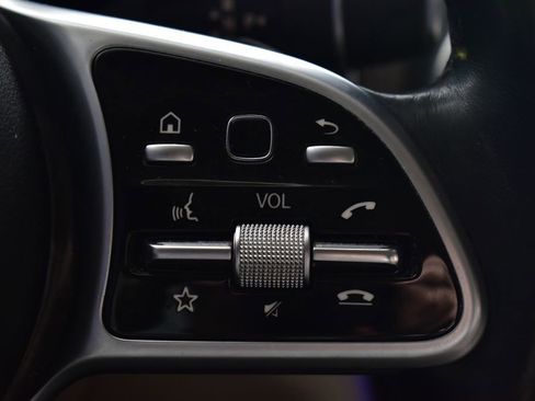 Used 2022 Mercedes-Benz GLC 300 4MATIC image 18