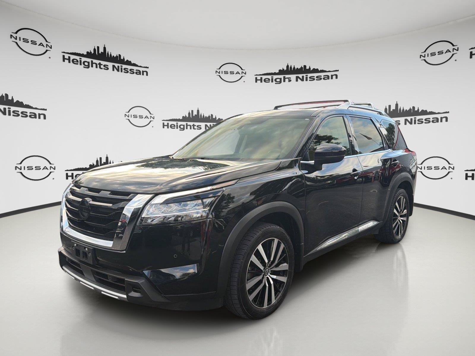 Used 2024 Nissan Pathfinder Platinum AWD/4WD image 1