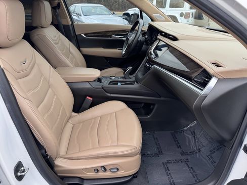Used 2023 Cadillac XT6 Premium Luxury w/ Platinum Package image 15