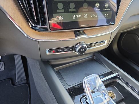 New 2026 Volvo XC60 B5 Plus w/ Protection Package Premier image 15