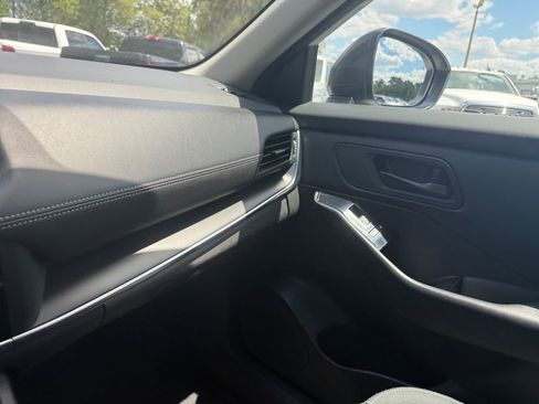 Used 2024 Nissan Rogue S FWD image 24