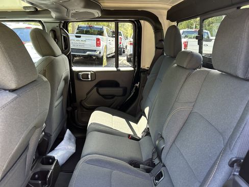 New 2025 Jeep Gladiator Sport image 53