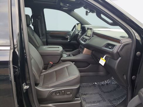 Used 2023 Chevrolet Suburban High Country image 28