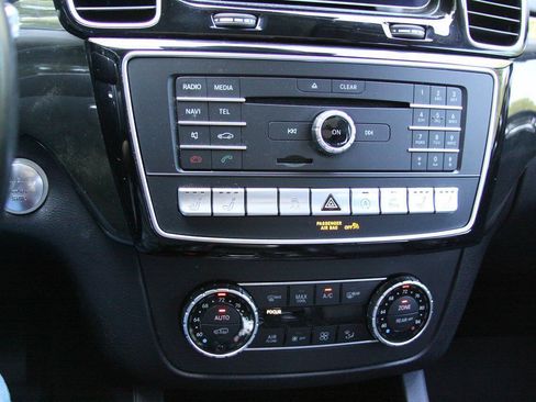 Used 2018 Mercedes-Benz GLS 550 4MATIC w/ Driver Assistance Package image 30