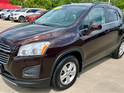 Used 2016 Chevrolet Trax LT w/ LT Convenience Package AWD/4WD image 3