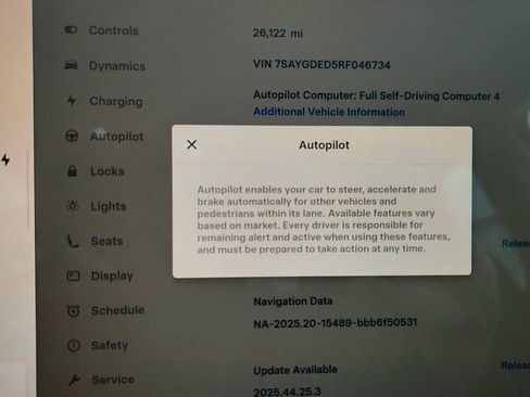 Used 2024 Tesla Model Y 2WD image 17