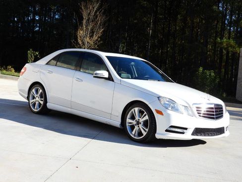 Used 2013 Mercedes-Benz E 350 Luxury image 22