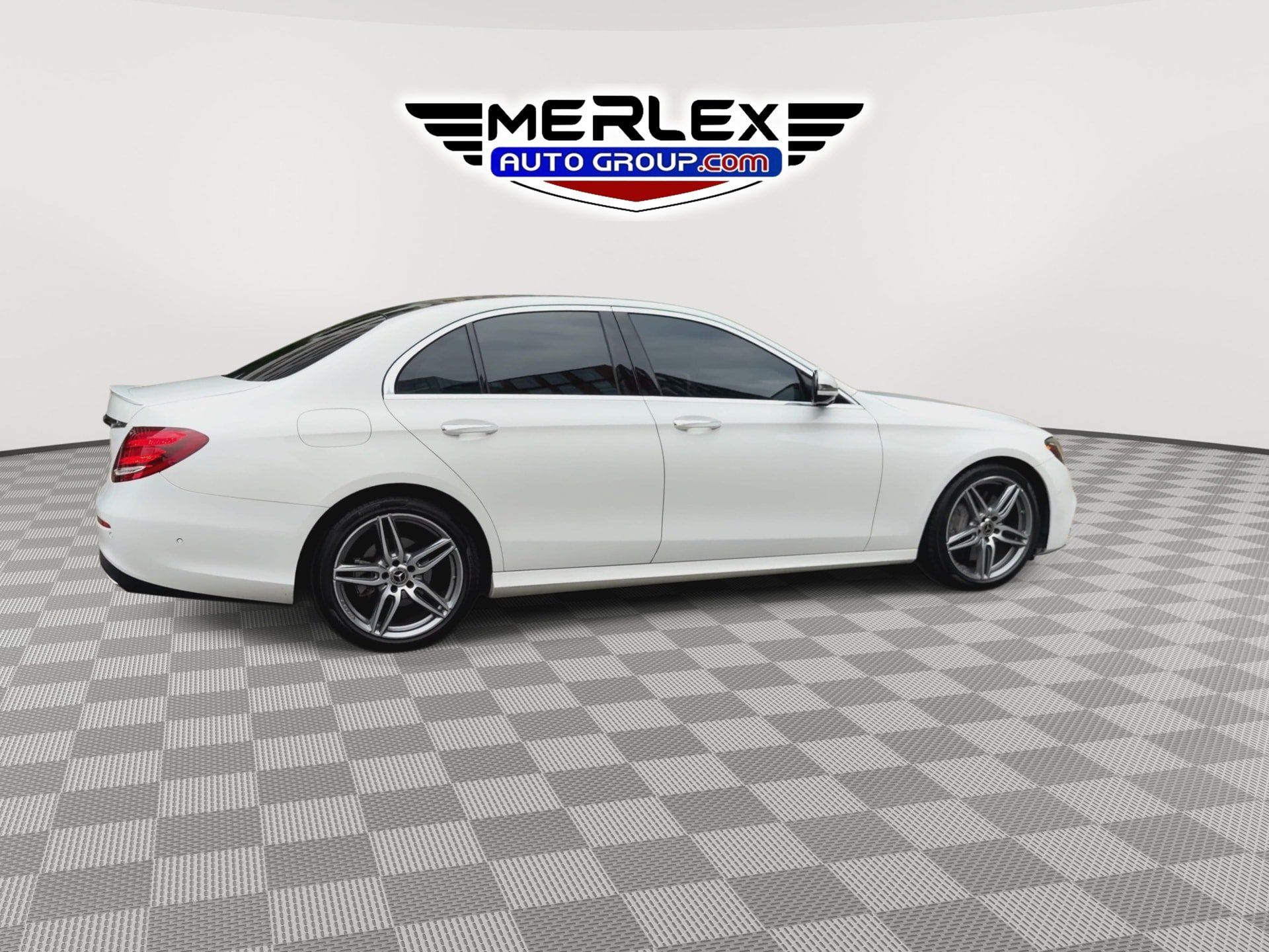 Used 2019 Mercedes-Benz E 300 w/ Premium 1 Package image 9