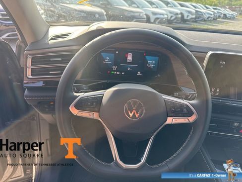 Used 2024 Volkswagen Atlas SE image 17