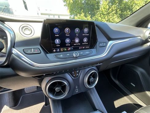 Used 2022 Chevrolet Blazer LT w/ Sound & Technology Package image 18