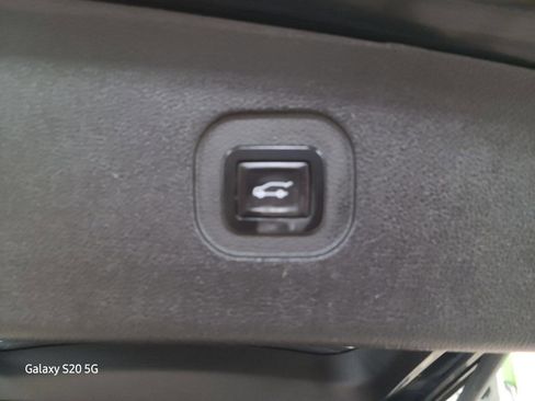 Used 2017 Chevrolet Equinox Premier w/ Enhanced Convenience Package image 19