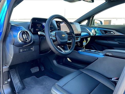 New 2026 Chevrolet Equinox EV LT image 8