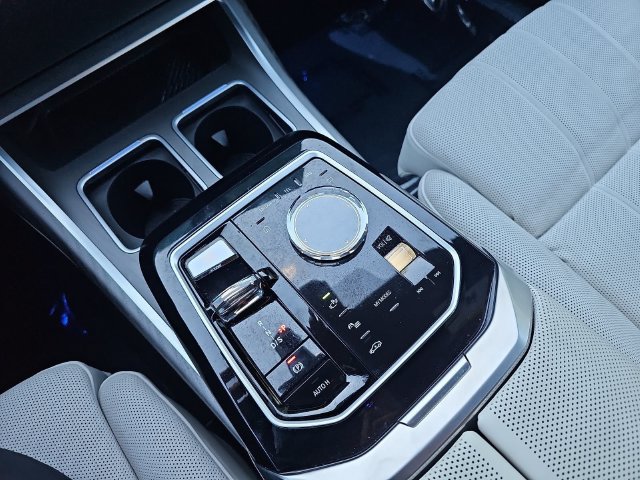 Used 2023 BMW 740i w/ Executive Package RWD image 28