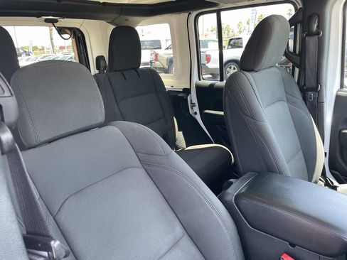 Used 2023 Jeep Wrangler Unlimited Sport AWD/4WD image 28