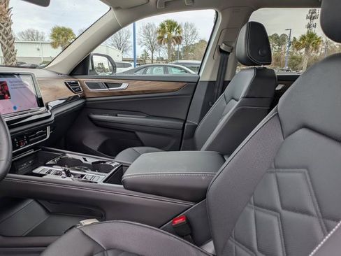 New 2026 Volkswagen Atlas SE FWD image 22