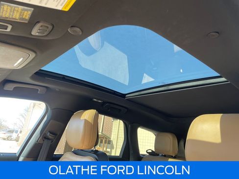 Used 2020 Lincoln Corsair Reserve w/ Equipment Group 201A image 28