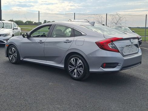 Used 2018 Honda Civic EX-T image 4