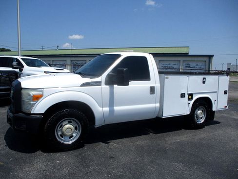 Used 2016 Ford F250 XL image 2