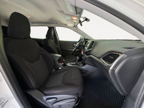 Used 2020 Jeep Cherokee Latitude w/ Cold Weather Group image 13