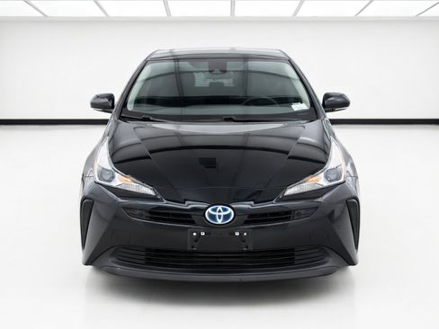 Used 2022 Toyota Prius LE FWD image 2