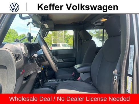 Used 2016 Jeep Wrangler Unlimited Sport AWD/4WD image 12