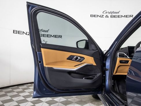 Used 2025 BMW 330i Sedan w/ Premium Package image 32