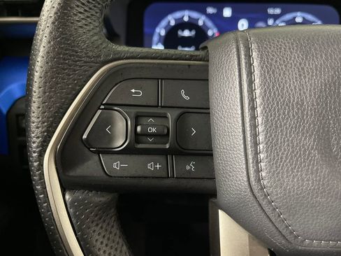 Certified 2025 Toyota Tacoma TRD Off-Road AWD/4WD image 26