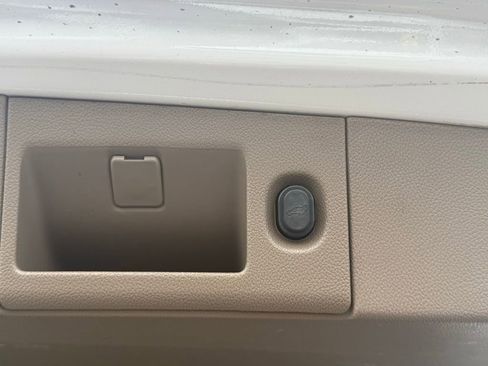 Used 2015 GMC Yukon SLT w/ HD Trailering Package image 6